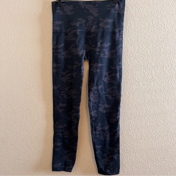 Spanx Look at Me Now Black Camo Leggings Size XL NWT - Picture 7 of 10